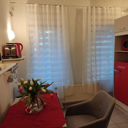 Ferienwohnung Mit Separatem Eingang Und Parkplatz, Ideal Fuer Handwerker Und Geschaeftsreisende Дорф-Мекленбург Экстерьер фото